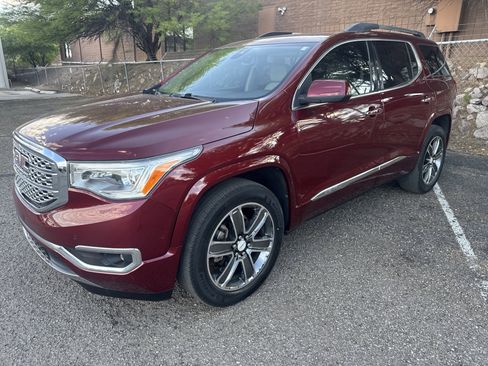 Used 2017 GMC Acadia Denali w/ Technology Package FWD image 3