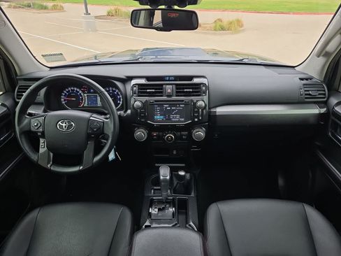 Used 2018 Toyota 4Runner TRD Off-Road Premium AWD/4WD image 14