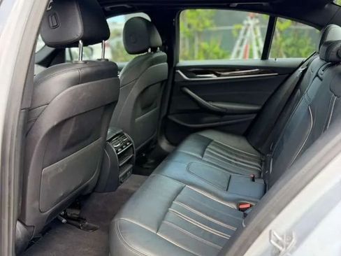 Used 2020 BMW 530e xDrive w/ Premium Package AWD/4WD image 9