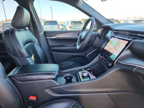 Used 2024 Jeep Grand Cherokee Limited 4xe w/ Luxury Tech Group II image 19