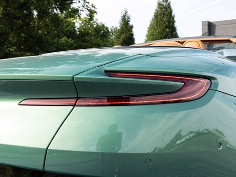 Used 2025 Aston Martin DB12 Convertible RWD image 42