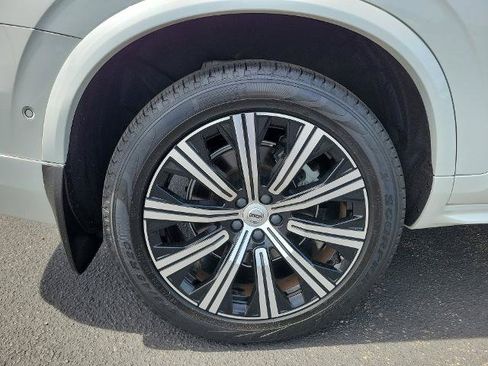 Used 2024 Volvo XC90 B5 Plus AWD/4WD image 9