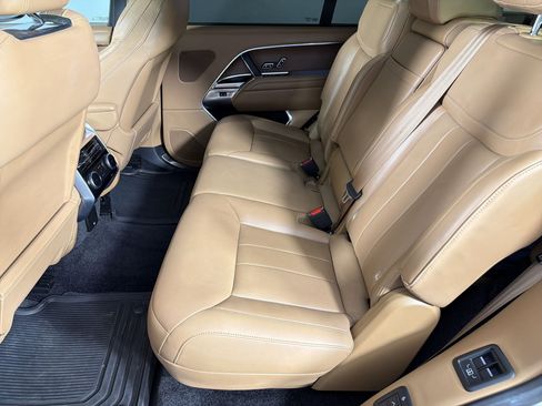 Used 2023 Land Rover Range Rover Long Wheelbase SE AWD/4WD image 14