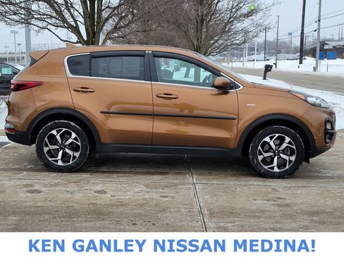 Used 2020 Kia Sportage LX image 2