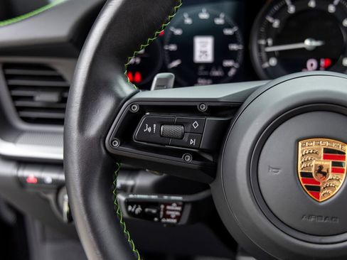 Certified 2024 Porsche 911 Targa 4S w/ Premium Package AWD/4WD image 40