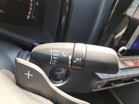 Used 2025 Toyota Camry SE w/ Convenience Package FWD image 25