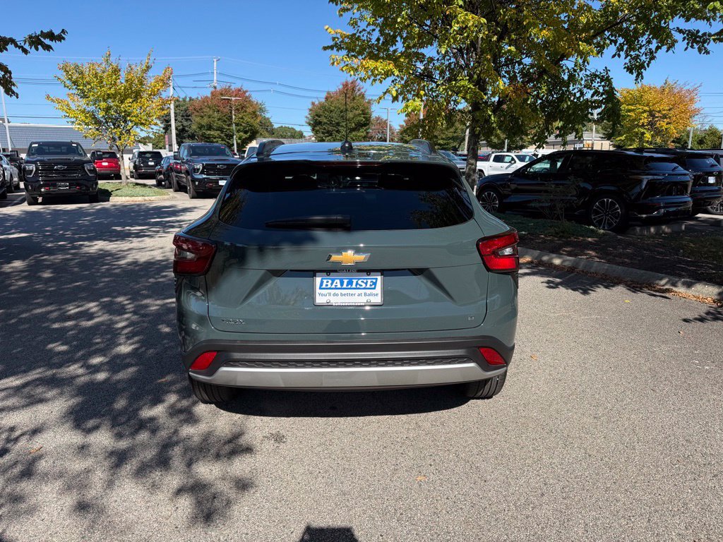 Used 2026 Chevrolet Trax LT w/ LT Convenience Package FWD image 4