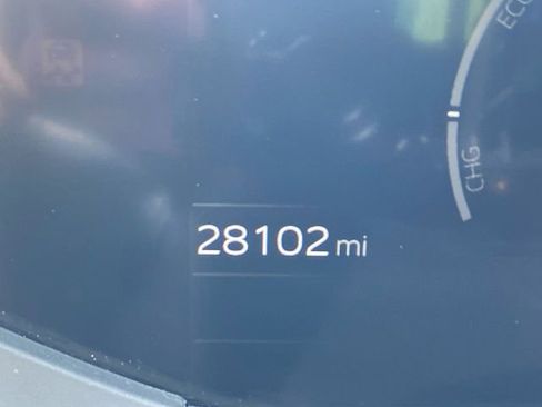 Used 2024 Toyota Prius LE FWD image 12