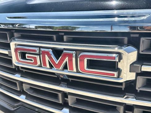 Certified 2026 GMC Acadia Elevation w/ Elevation Premium Package FWD image 30