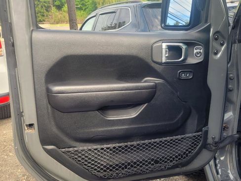 Used 2020 Jeep Wrangler Sport AWD/4WD image 10