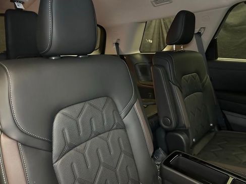 New 2026 Nissan Pathfinder Platinum AWD/4WD image 18