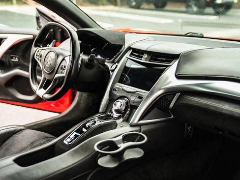 Used 2017 Acura NSX AWD/4WD image 21