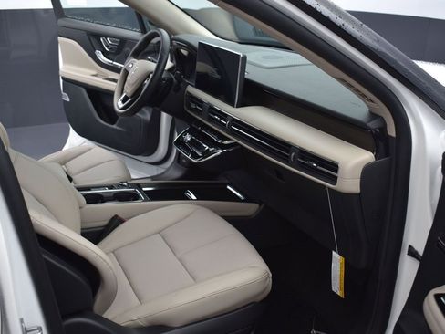 New 2025 Lincoln Corsair Reserve w/ Jet Appearance Package image 15