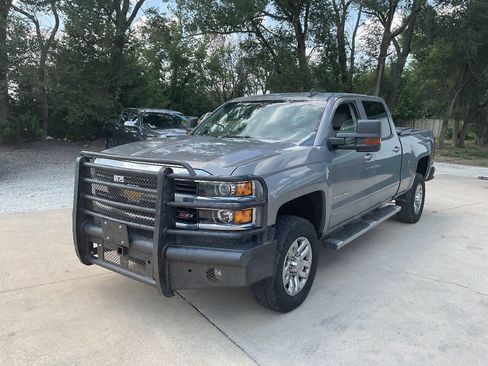 Used 2017 Chevrolet Silverado 2500 LT w/ LT Fleet Convenience Package AWD/4WD image 5