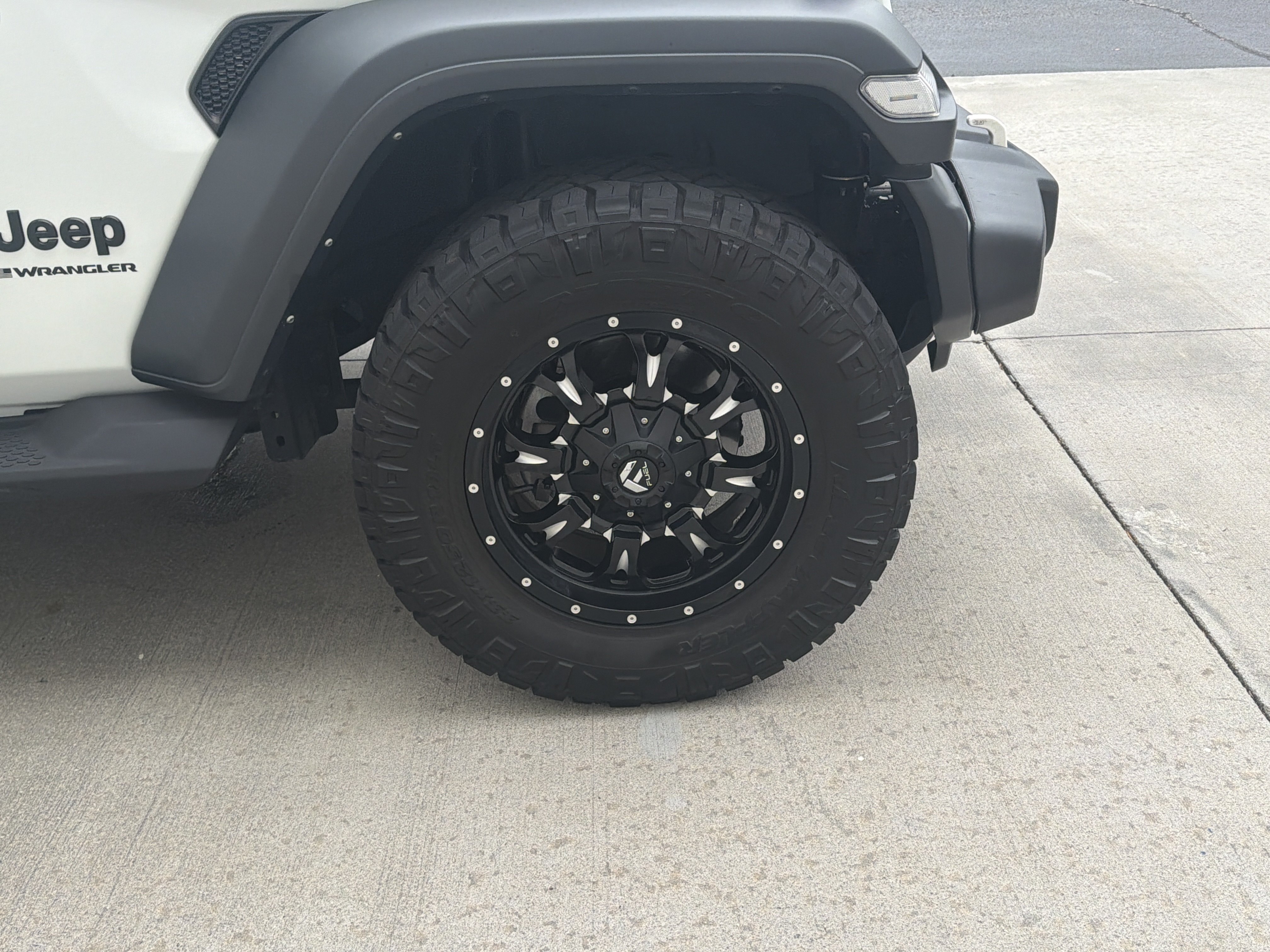 Used 2024 Jeep Wrangler Sport AWD/4WD image 33
