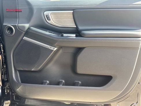 Used 2025 Ford Expedition Platinum AWD/4WD image 14