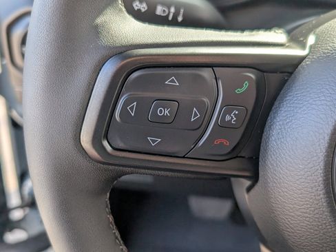 Used 2025 Jeep Wrangler Willys image 36