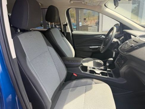 Used 2017 Ford Escape SE FWD image 8