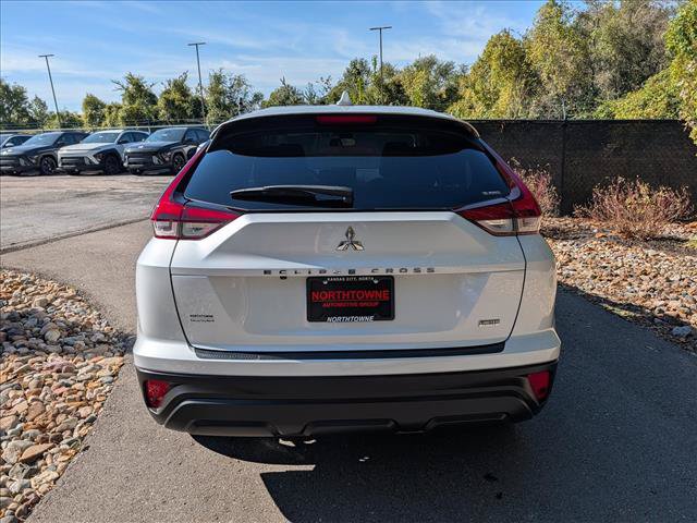 Used 2024 Mitsubishi Eclipse Cross LE AWD/4WD image 4