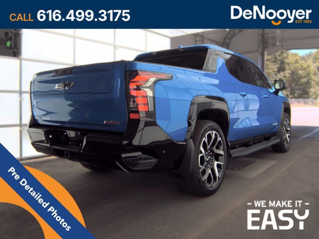Used 2025 Chevrolet Silverado EV RST AWD/4WD image 5