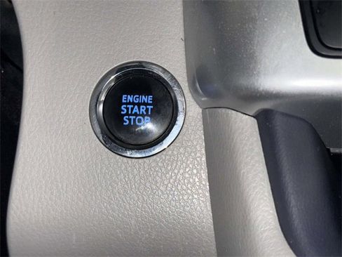 Used 2017 Toyota Highlander Limited Platinum image 28