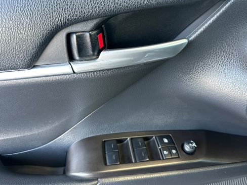 Certified 2023 Toyota Camry SE w/ Convenience Package image 10