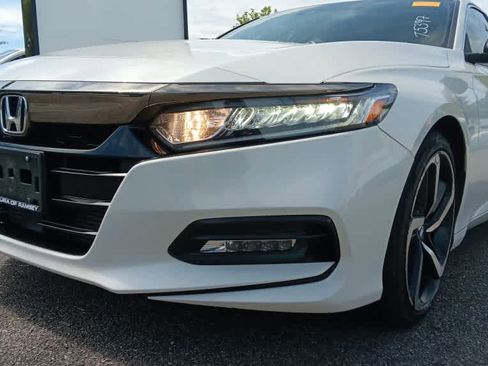 Used 2018 Honda Accord Sport image 9
