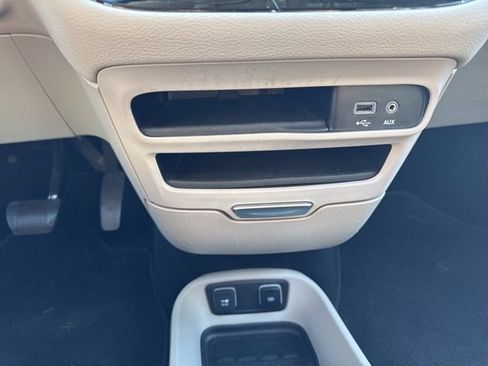 Certified 2019 Chrysler Pacifica Limited image 29