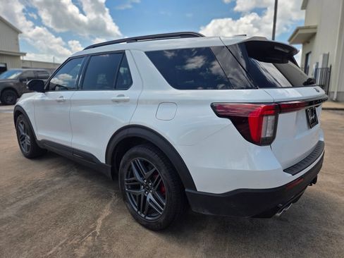 Certified 2025 Ford Explorer ST AWD/4WD image 7