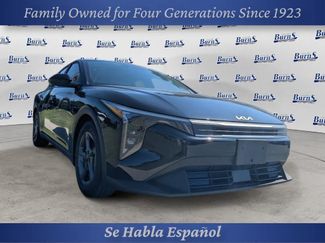Used 2025 Kia K4 FWD video 1