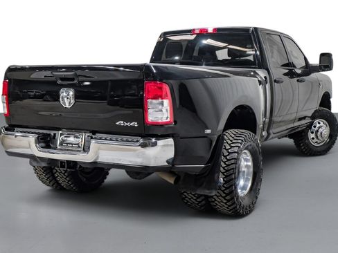 Used 2024 RAM 3500 Tradesman w/ Chrome Appearance Group AWD/4WD image 6