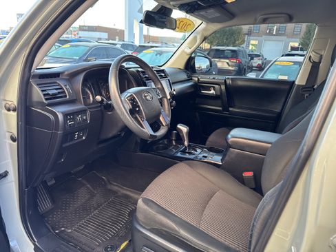 Used 2022 Toyota 4Runner TRD Off-Road image 2