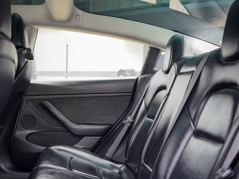 Used 2023 Tesla Model 3 Standard Range image 16