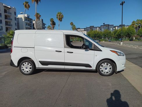 Used 2021 Ford Transit Connect XLT FWD image 4
