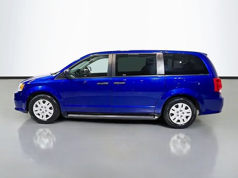 Used 2019 Dodge Grand Caravan SE w/ UConnect Hands-Free Group FWD image 6