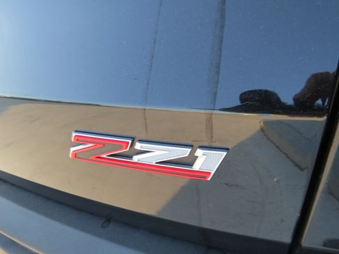 Used 2024 Chevrolet Traverse Z71 image 12