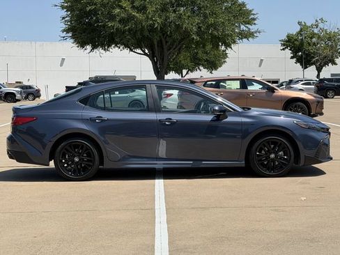 Used 2026 Toyota Camry SE FWD image 3