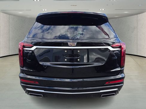 Used 2022 Cadillac XT6 Premium Luxury image 4