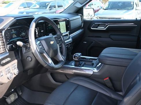 Used 2025 Chevrolet Silverado 1500 LTZ w/ LTZ Premium Package image 9