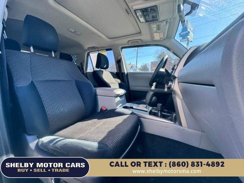 Used 2011 Toyota 4Runner SR5 w/ Convenience Pkg image 15