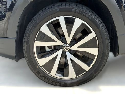 Used 2023 Volkswagen Taos SE AWD/4WD image 11