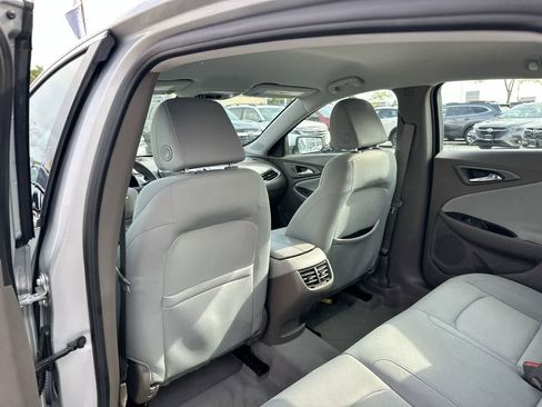 Used 2020 Chevrolet Malibu LT image 23