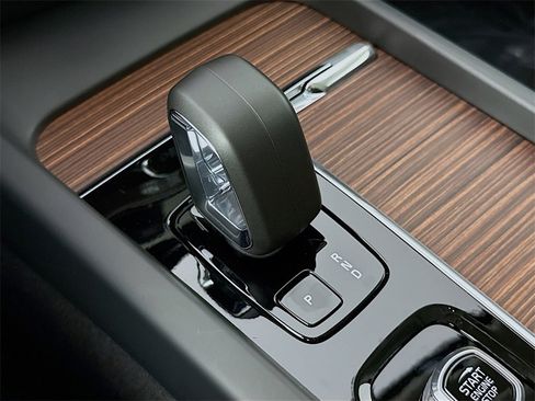 New 2026 Volvo V60 B5 Cross Country Plus w/ Climate Package image 17