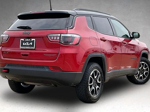 Used 2025 Jeep Compass Trailhawk AWD/4WD image 22