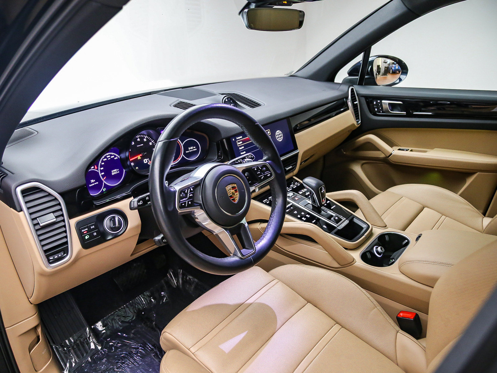Certified 2023 Porsche Cayenne AWD/4WD image 4