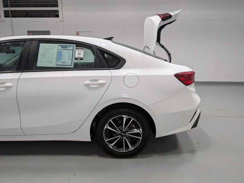Used 2024 Kia Forte LXS w/ LXS Technology Package FWD image 11