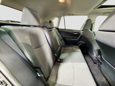 Used 2021 Toyota RAV4 XLE w/ Convenience Package AWD/4WD image 27