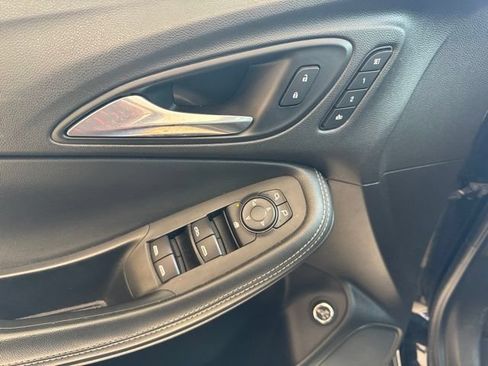 Used 2020 Buick Encore GX Essence w/ Experience Buick Package AWD/4WD image 12