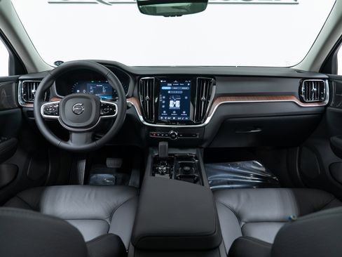 New 2026 Volvo V60 B5 Cross Country Plus w/ Climate Package image 15