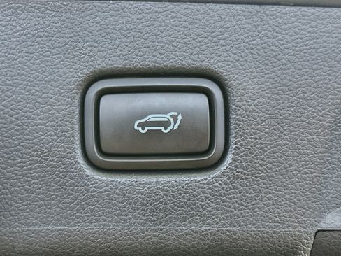 Used 2025 Hyundai Palisade SEL FWD image 32